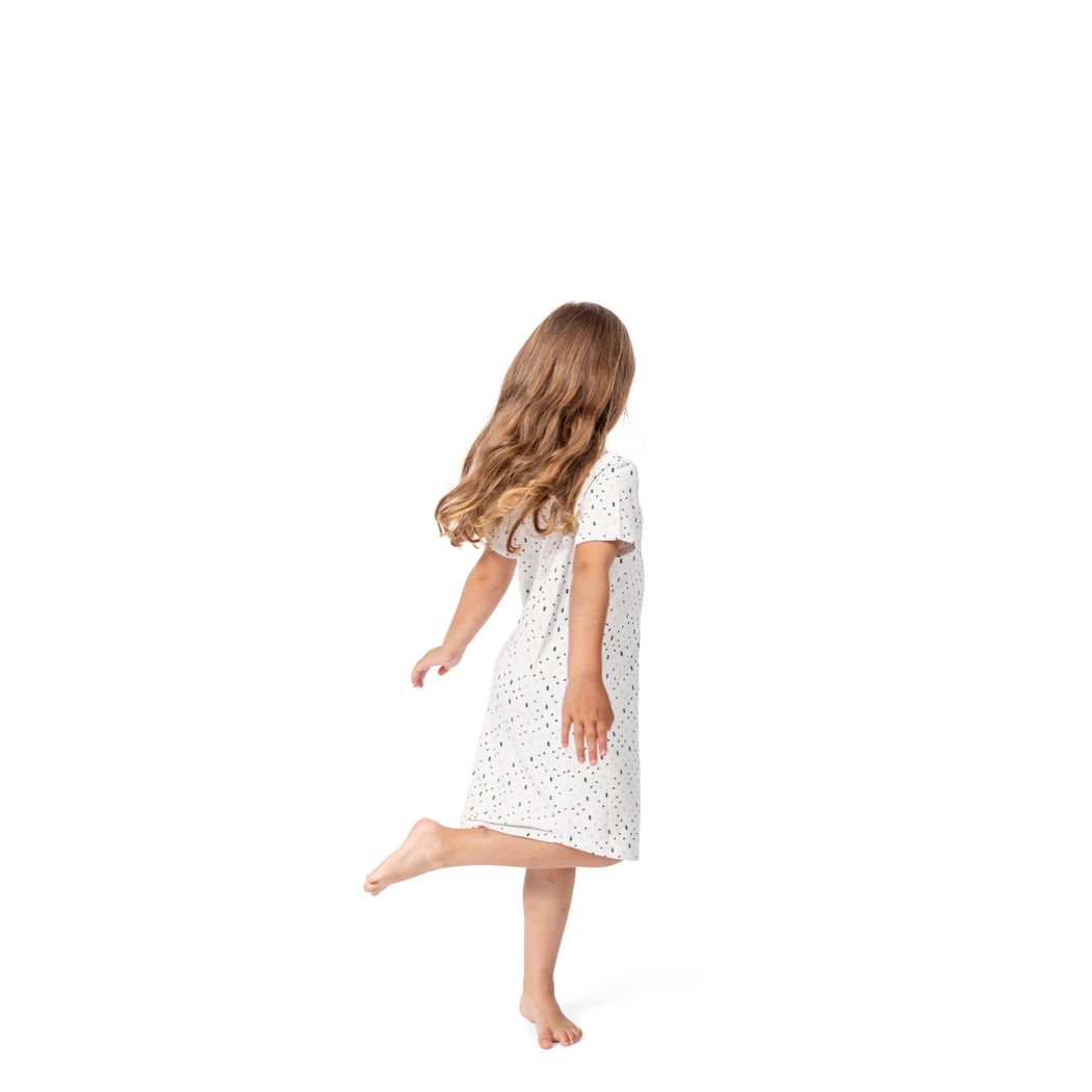 Girl wearing Evermint Kids Snuggle Dress, back view